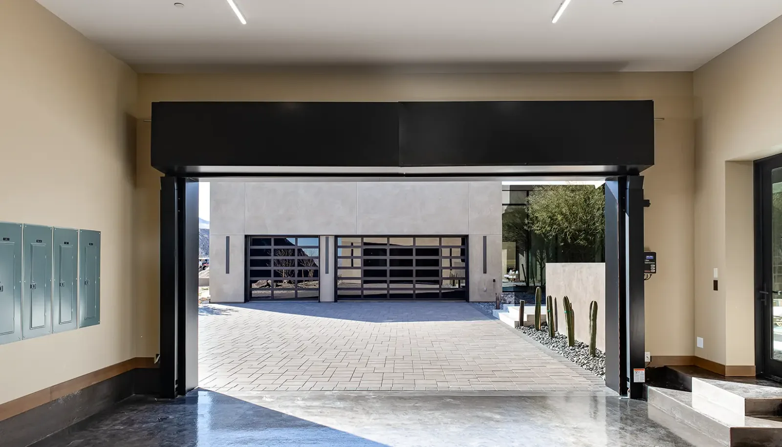 VertiStack® Avante® — Vsavante Interior01